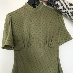 PUG EUC Victoria Top/short sleeves.  Size Medium